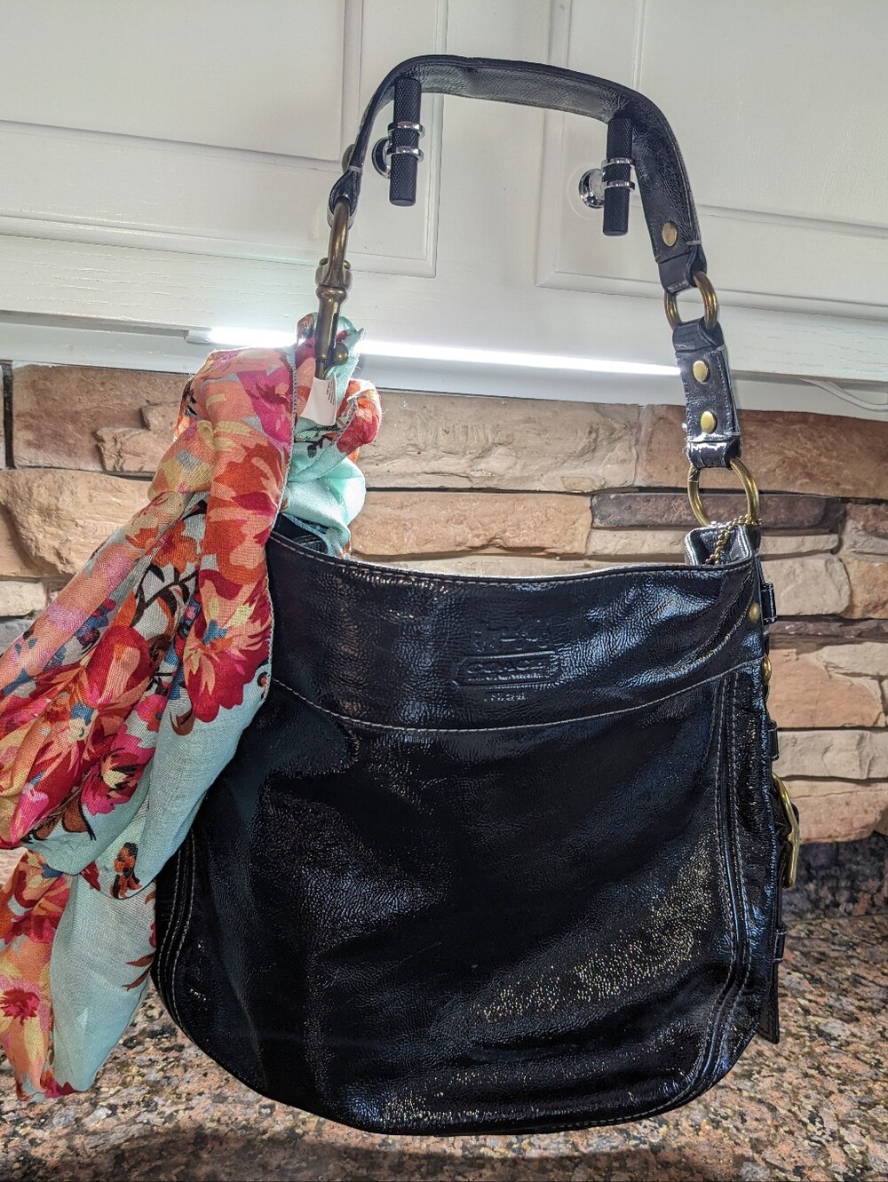 💐 Calf Leather Zoe Glossy Black Shoulder Retail Bag .